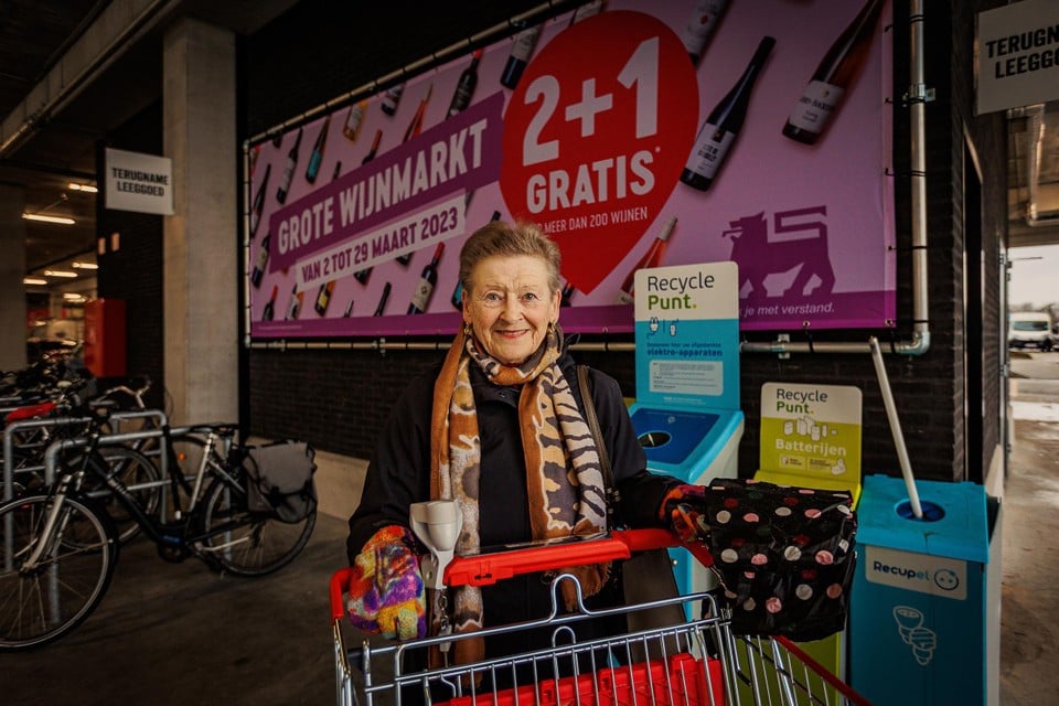 Marie-Jeanne Stassen is al meer dan veertig jaar trouwe klant bij Delhaize. “De vorige supermarkt volstond voor mij”, zegt ze.