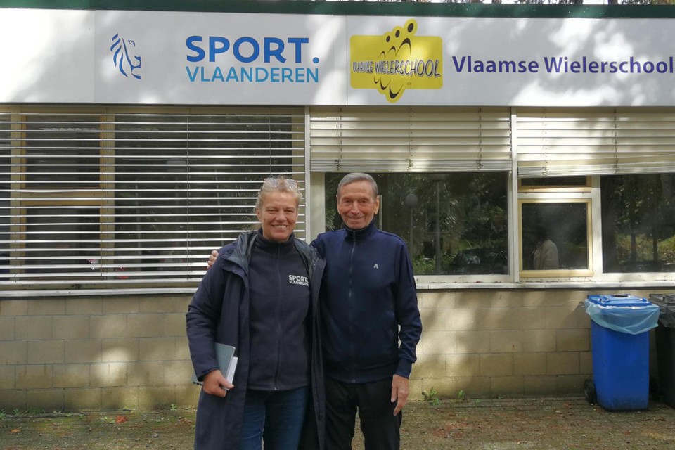 An Jespers, centrumverantwoordelijke van Sport Vlaanderen Herentals, en Rik Van Looy juichen het toe dat niet alleen de Keizer van Herentals, maar ook medeoprichter Jos Leys een beeld krijgt. 