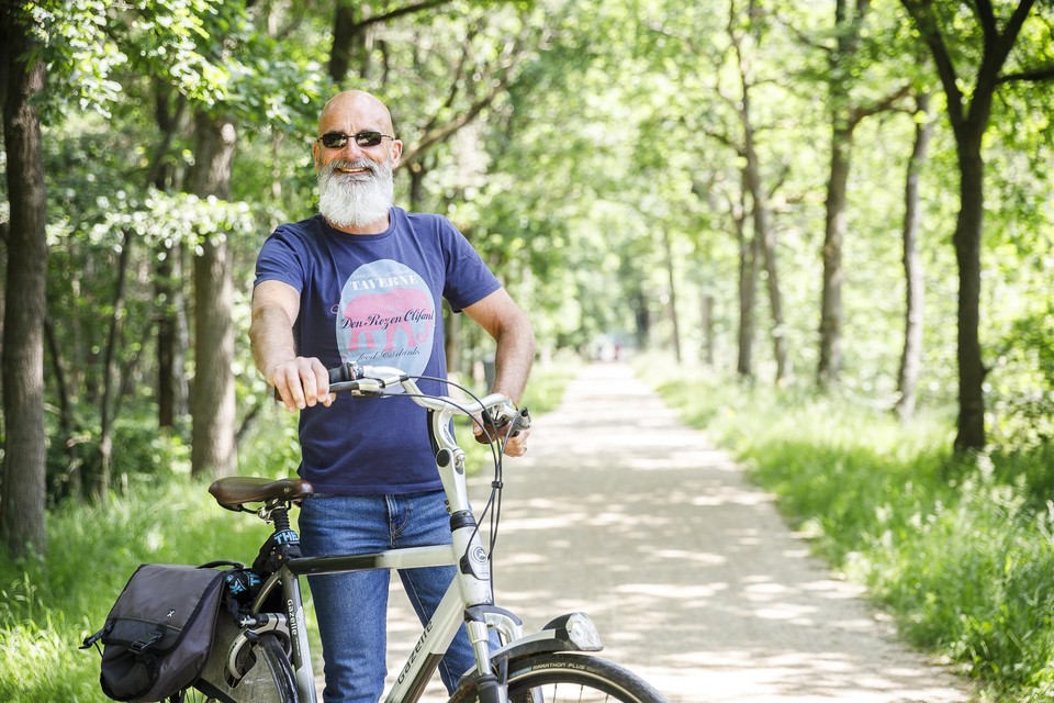 Patrick Verhoeven, de charmante gastheer uit: ook op de fiets .
