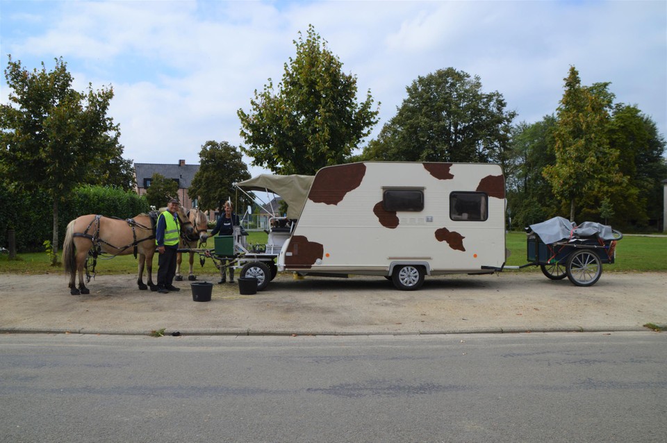 Geen koets maar een caravan.