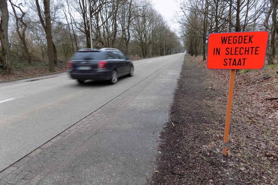 Het fietspad op de Rijkevorselseweg in Beerse is in slechte staat en krijgt binnenkort een opknapbeurt.