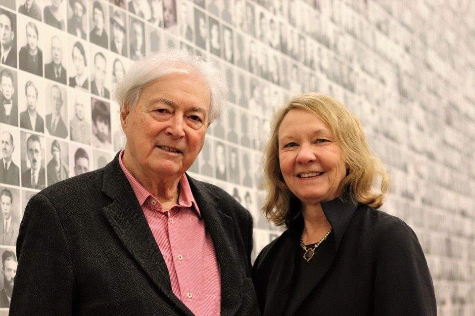 Henri Roanne Rosenblatt en Meg Waite Clayton.