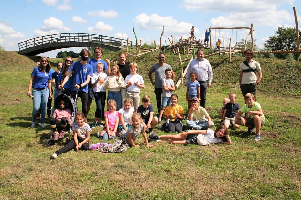 Het Speelbos aan de Mierennest werd getest en goedgekeurd door de kids van speelpleinwerking Belspeelse.