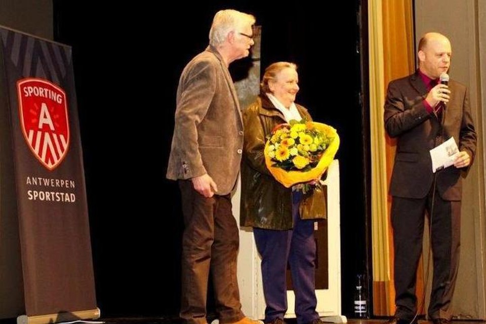 In 2015 werd Suzanne Krol nog in de bloemen gezet voor haar decennialange inzet voor de sport in Berchem. 