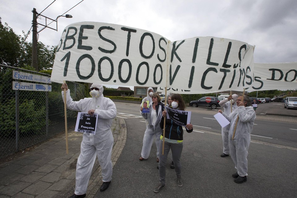 Protestactie in Kapelle in 2015 tegen de vervuiling door Eternit.