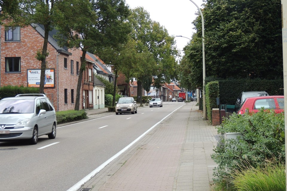 De fietspaden worden vernieuwd vanaf het kruispunt met de Bredabaan.