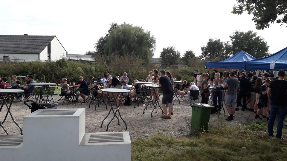 Brechtse jongeren genieten van zomerse dag met Zeepkistenrace van de jeugdraad.