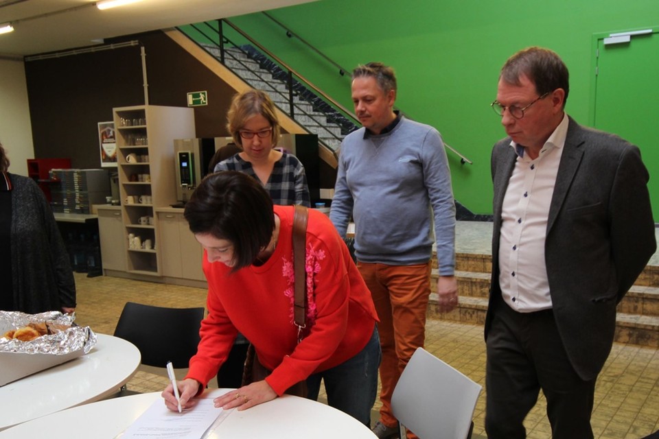 Sien Pillot (Groen) ondertekent het bezwaar met onder andere Peter Verstraeten (Open Vld), Bart Breugelmans (CD&V) en Alessandra Lamm (sp.a)