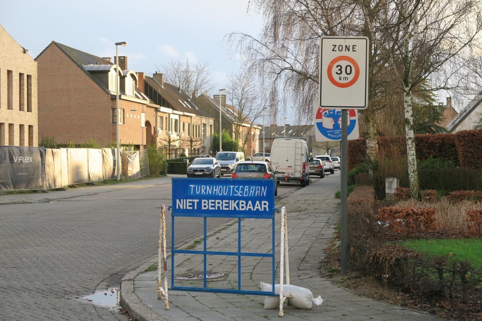 De nieuwe verkeerssituatie in de wijk Wijnegem West - tussen Merksemsebaan en Turnhoutsebaan - zint lang niet iedereen. 