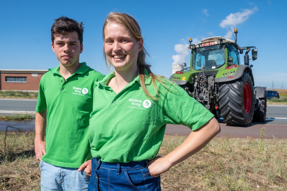 Фил Рейндерс (19 лет) и Лиз Бернертс, два молодых фермера. 
