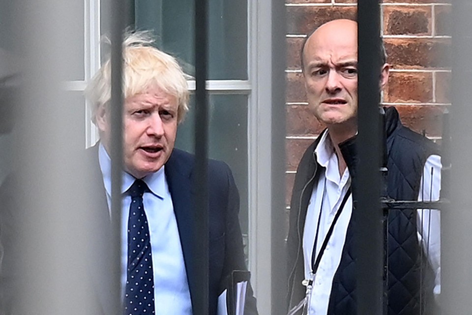 Boris Johnson en hoofdadviseur Dominic Cummings, in 2019.