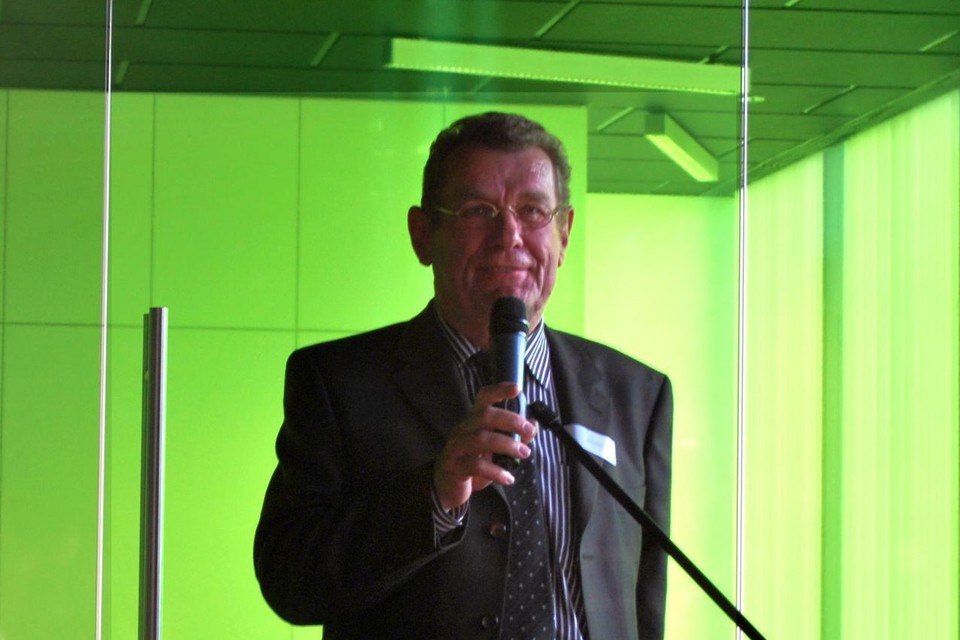 Guy Roefs bij zijn pensioenviering in 2012. De eredirecteur van de Kamer van Koophandel overleed op 79-jarige leeftijd. 