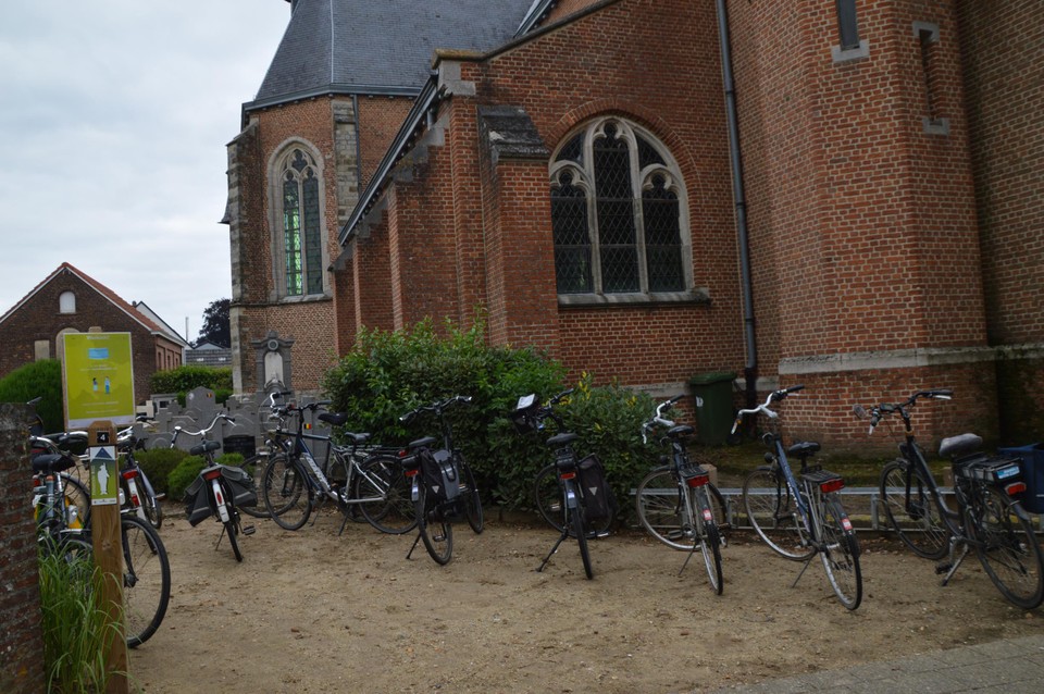 Het oud kerkhof moet bewaard blijven.