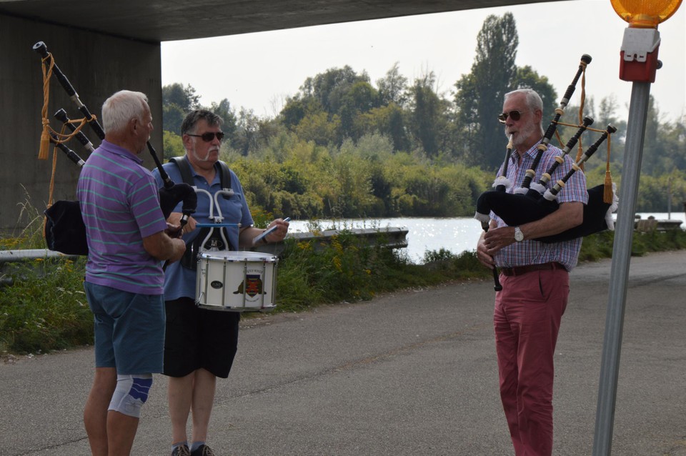 Luc Smits met enkele pipers.