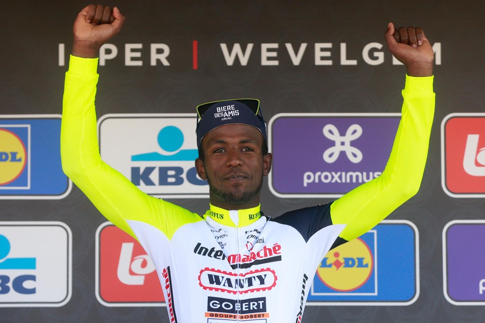 Girmay, winnaar van Gent-Wevelgem is niet mee op stage. 