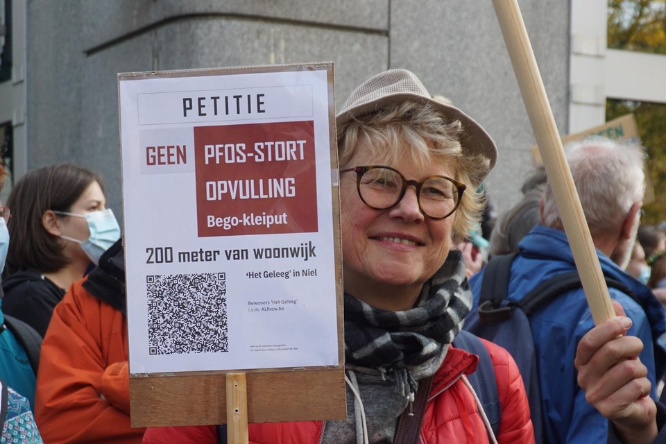 Ook op de klimaatmars zette ALR zijn protest kracht bij.