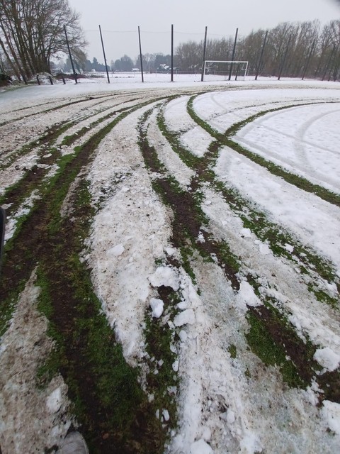 Pas wanneer de sneeuw verdwenen is, kan de club de ware schade opmeten.