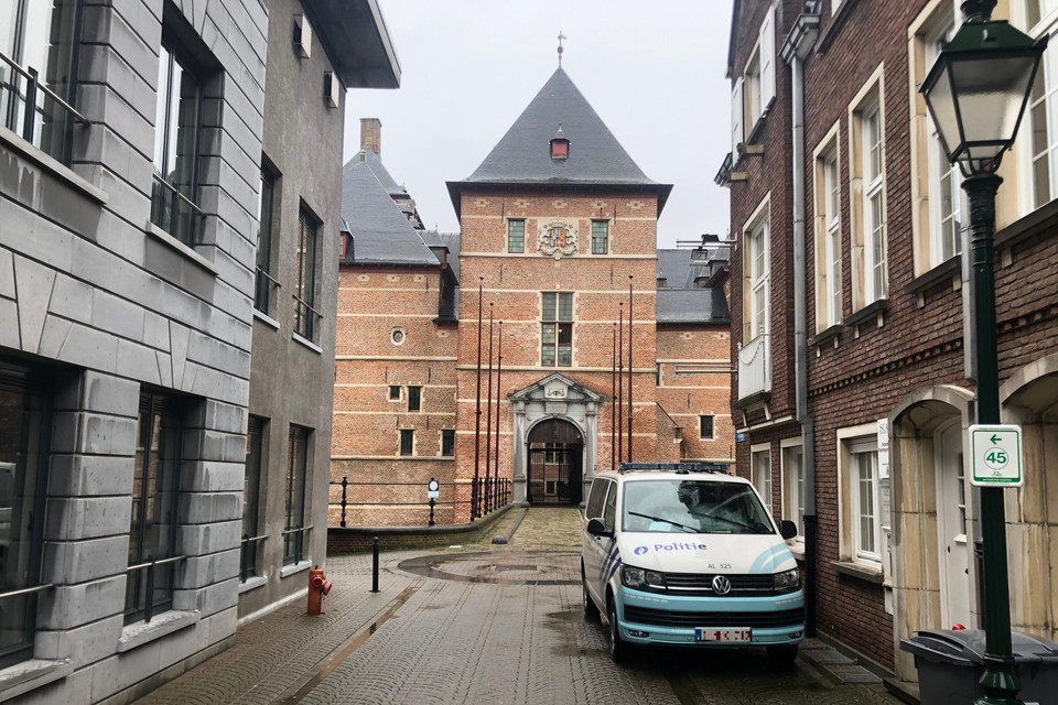 Een leraar uit Grobbendonk kreeg van de rechter in Turnhout een voorwaardelijke celstraf voor het verspreiden van kinderporno.