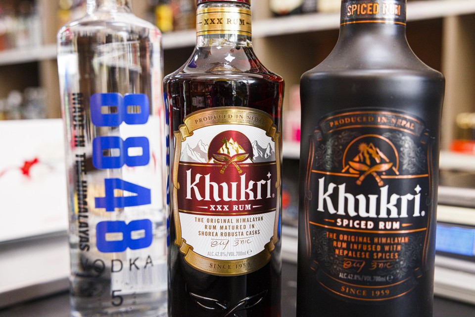 Rum, whisky en vodka uit Nepal. 8848 is de hoogte van de Mount Everest, de hoogste berg ter wereld.