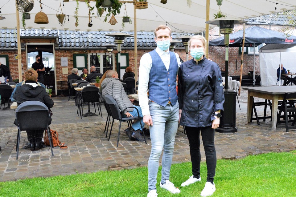Jill Uytdewilligen en Jim Aernouts konden zaterdag voor de allereerste keer hun Kiekenhoeve open stellen voor publiek.
