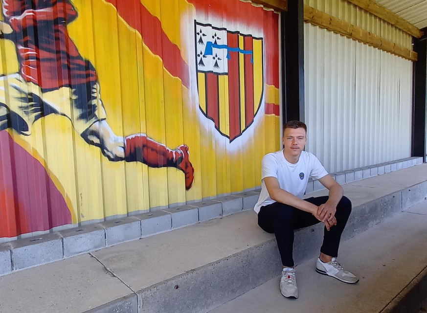 Daan Heymans, hier op de tribune in sportpark Vossekot in Retie, speelde tot zijn tiende bij KBSK Retie.