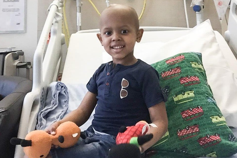 Idris in augustus 2020, tijdens de laatste dagen van de chemo. 