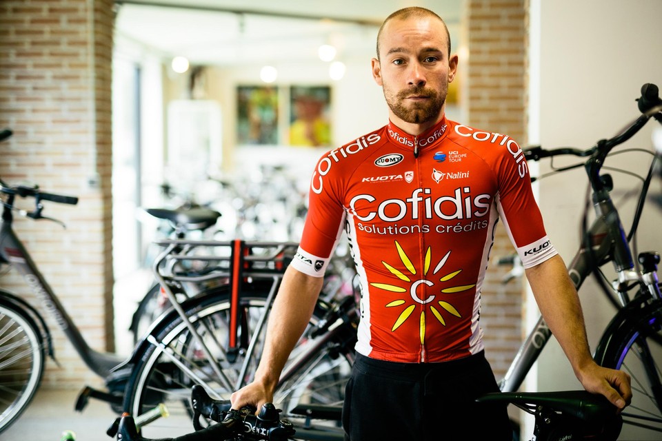 Michael Van Staeyen toen hij nog voor Cofidis reed in de fietsenwinkel van zijn vader. In die winkel zal Van Staeyen zich in de toekomst op zelfstandige basis bezighouden met bikefitting.