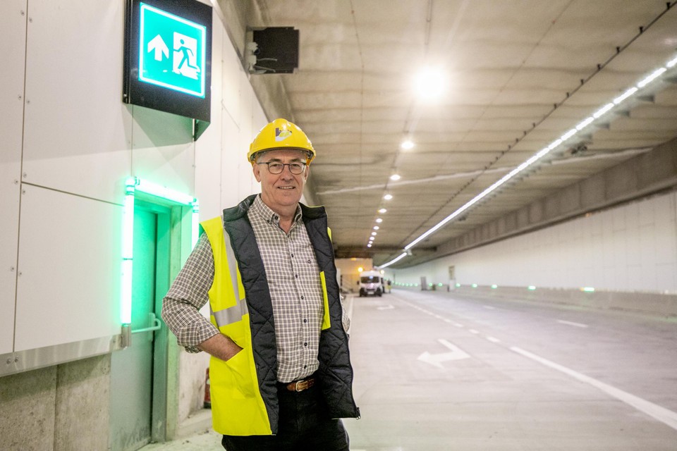 “Sinds het ontwerp van de tunnel zijn de veiligheidsvoorschriften geëvolueerd en de brandweer stelt bijkomende eisen”, zegt Rudy Van Camp van Mechelen in Beweging 