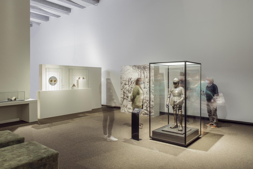Een van de blikvangers in de tentoonstelling is een kinderharnas van Karel V dat speciaal overkwam uit Wenen.