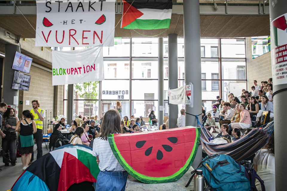 Studenten die de agora van de UAntwerpen bezetten drongen onder meer aan op meer openheid.