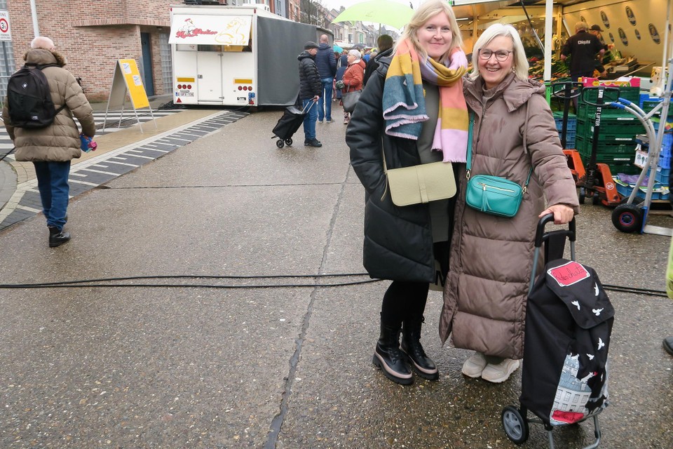 Moeder en dochter Ingrid Baeten en Lauren Van den Bossche zijn iedere zaterdag op de markt te vinden.