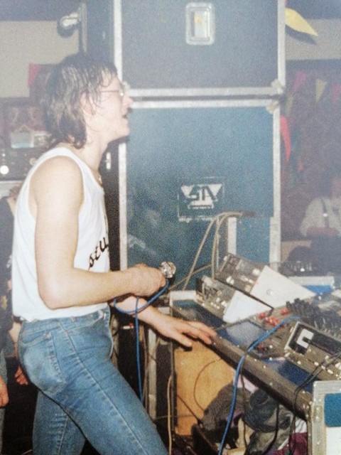 Marc Van den Broek in zijn jonge jaren als DJ Studio Vrij.  