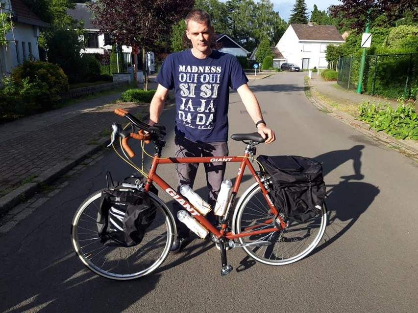 Hans Blommaert maakte zelf zijn fiets voor de tocht.