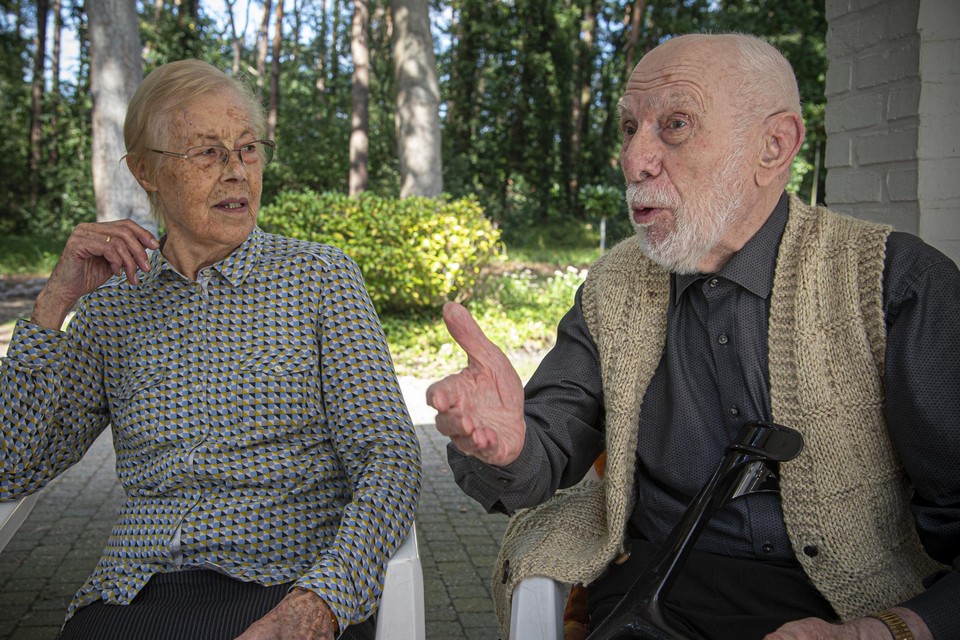 Alois Schotanus (86) en zijn vrouw Alice (87) wonen al sinds 1957 in de bosrijke Eerselingenstraat. 