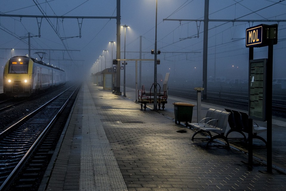 Het station van Mol. Gemiddeld een keer om de drie weken komt de trein uit Brussel helemaal niet aan. 