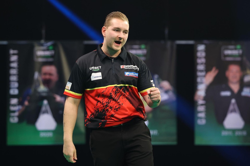 Dimitri Van den Bergh is niet alleen de grote revelatie op de Premier League in Engeland, tussendoor won hij in Duitsland ook nog even snel het Players Championship 12.