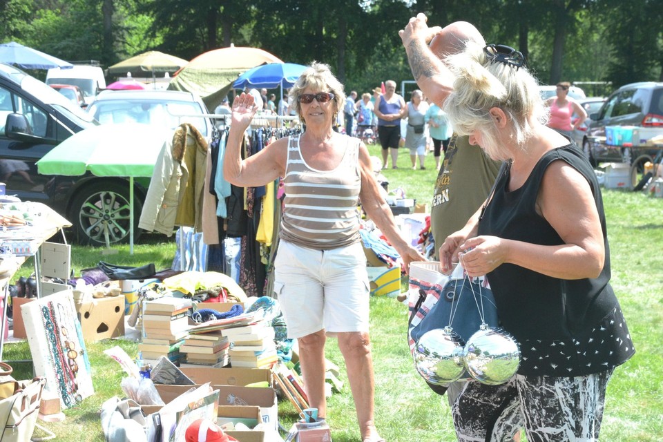 Voetbalclub VK Geel-Zwart organiseert rommelmarkt.