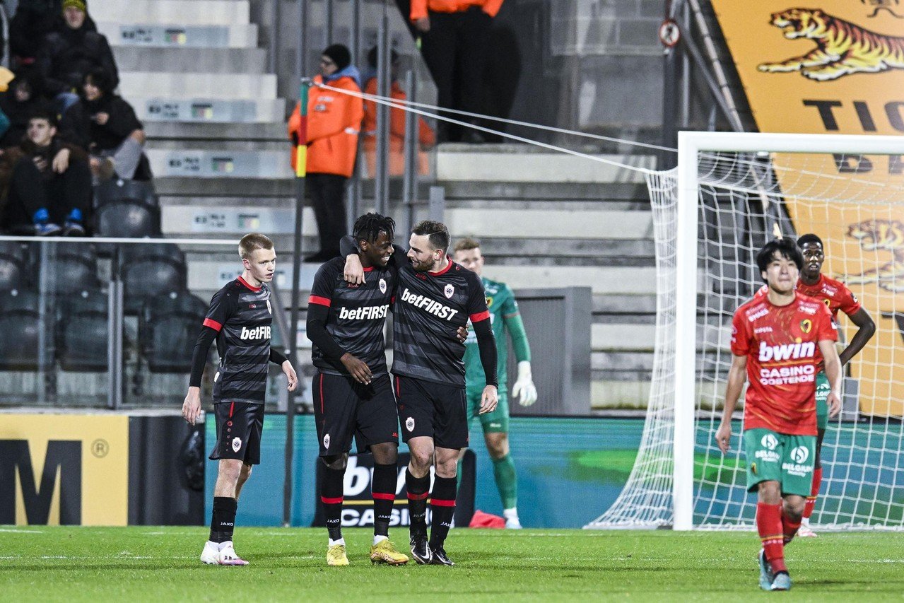 Bruny Nsimba Staat Voor Het Eerst Oog In Oog Met De Great Old Als Ik Naar Antwerp Kijk Denk