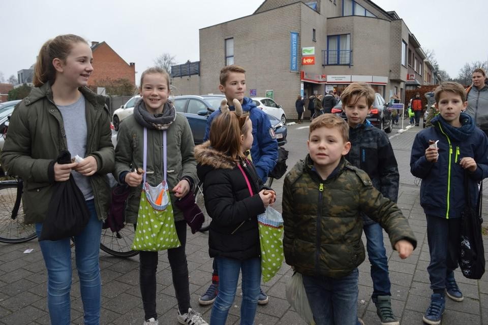 Zeker in Sint-Antonius, met alle winkels, is het nieuwjaarszingen razend populair. Meer dan duizend kinderen trekken daar op 31 december de straten op. 