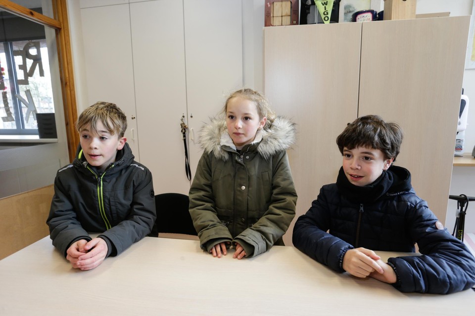 Bent Van Hemelrijck (9), Julie Loos (9) en Louis Schuybroek (9) van het vierde leerjaar A. 