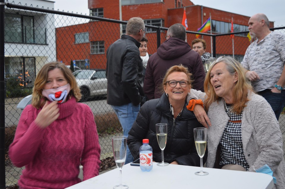 Op de vriendschap in 2022!