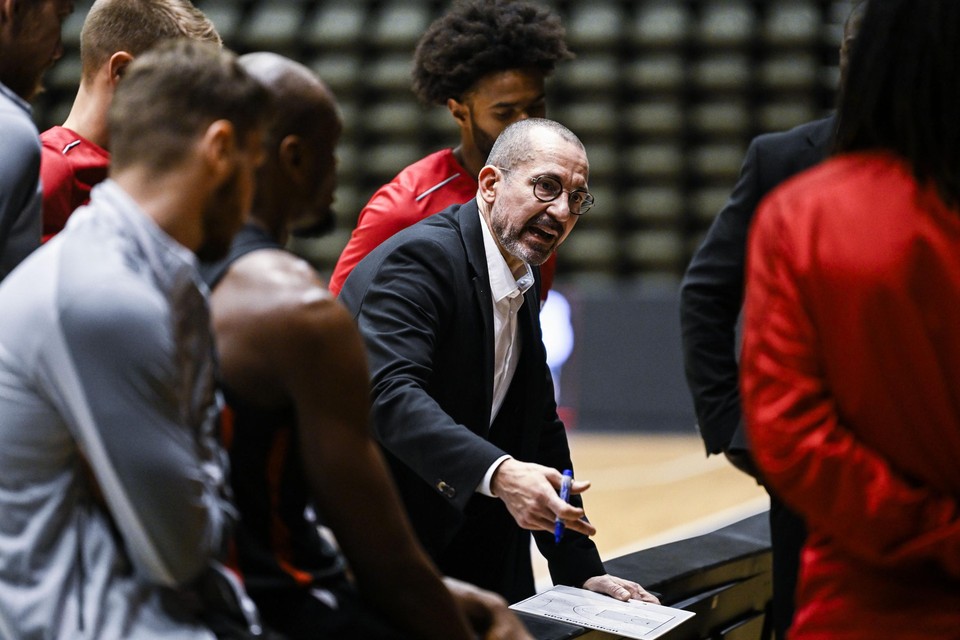 Jean-Marc Jaumin zegevierde met Brussels in Basketbal Academie Limburg uit Weert.