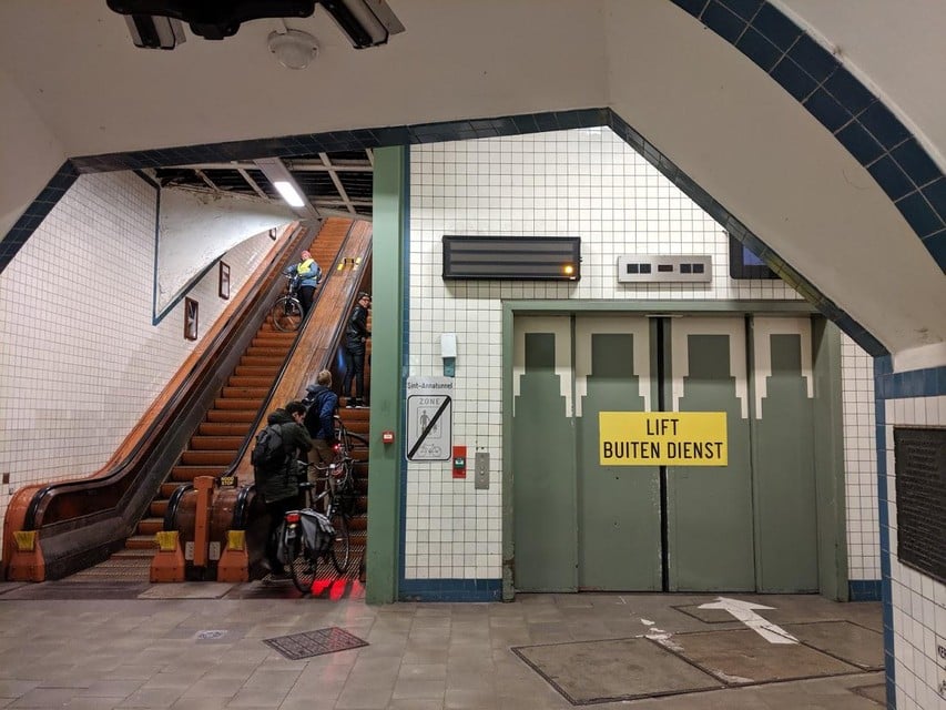 De werken aan de liften van de voetgangerstunnel zouden tegen eind deze week moeten zijn afgerond.