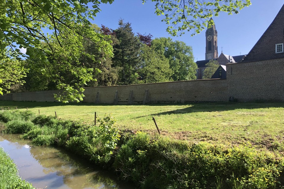 De vesten behoren tot de charme van de abdij.