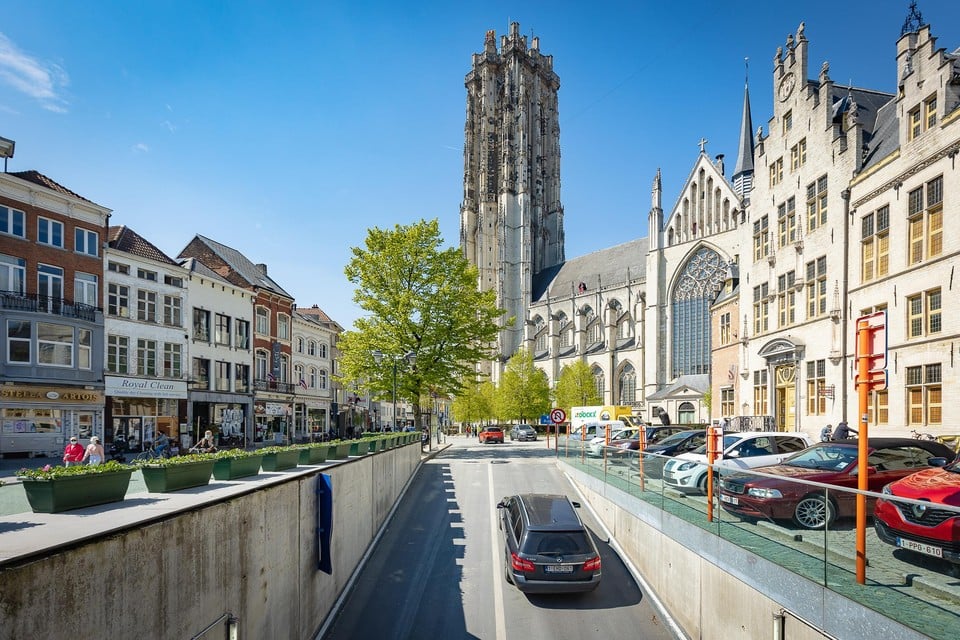 Een ondergrondse fietsenstalling in parking Grote Markt is bijvoorbeeld een van de opties.
