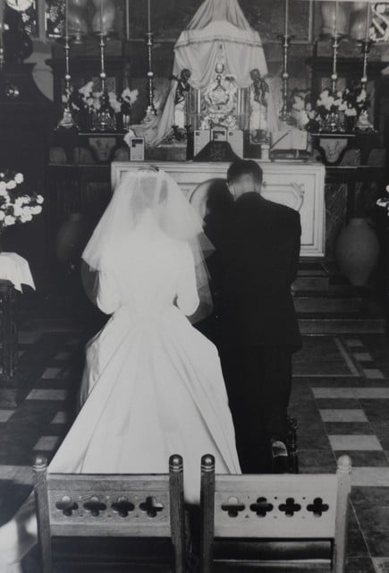 Louisette en Louis trouwen in 1959. Het is een van de laatste huwelijken in de kerk van Wilmarsdonk. 