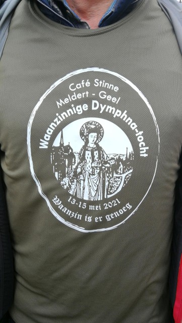 Het T-shirt schetst het doel van de bedevaart.