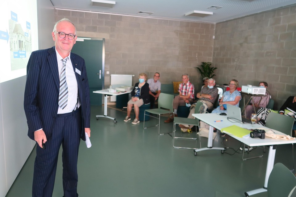 Wommelgemkenner en geanimeerd verteller Herman Plasmans van het Davidsfonds.