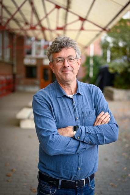 Adjunct-directeur Pieter Schippers: “Vorig jaar kwam de gepensioneerde directeur terug om een tiental uur per week aardrijkskunde te geven.”