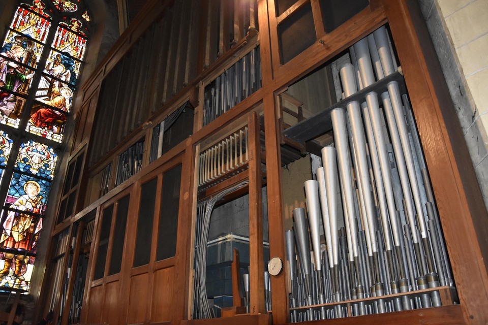 Tussen twee concerten door worden het orgel en de pijpen nog opgeknapt. 
